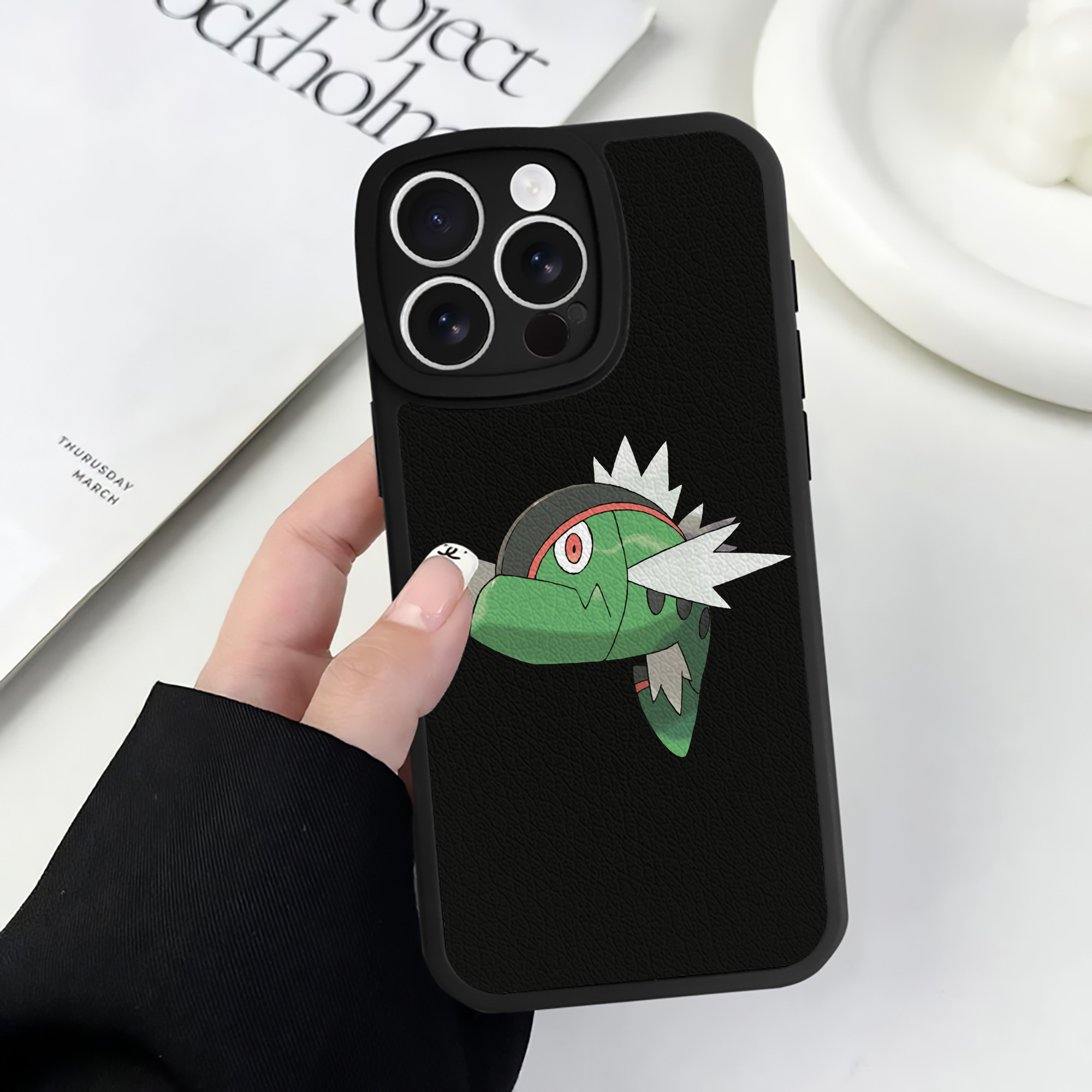 （画像用） ポケットモンスター Pokémon 【iPhone 16シリーズ対応】シリコンスマホケース（レザー調） 材質：シリコン
